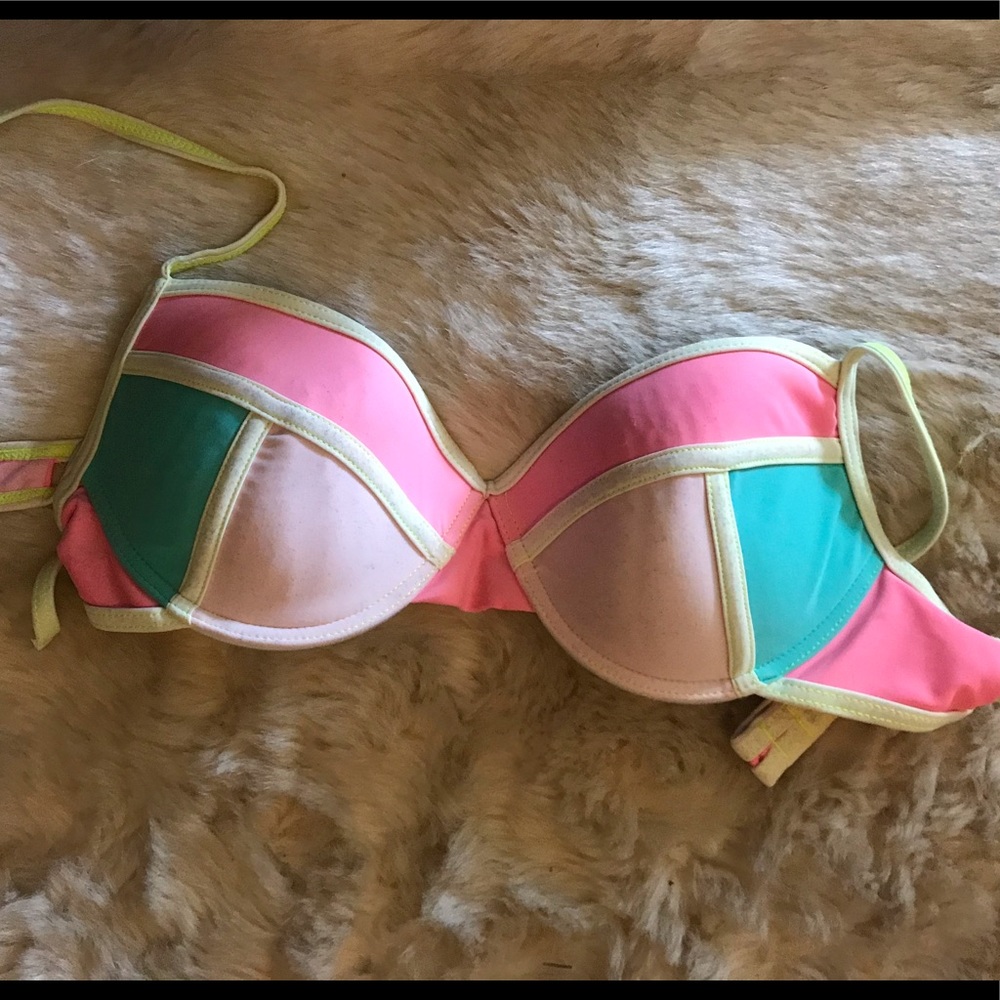 Triangl style bikini top
